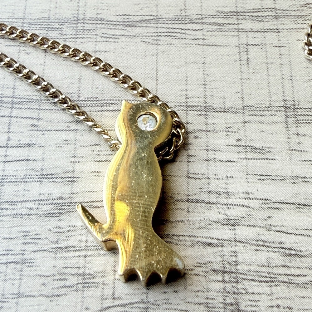 Vintage Dainty Gold Tone Baby Bird Pendant Necklace w/ Rhinestone Eye 18" Retro